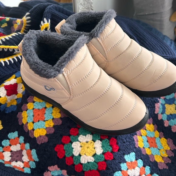 ecetena Shoes - Women's Beige Fur-Lined Ankle Boots with Faux Fur Interior and Black Sole NWOT